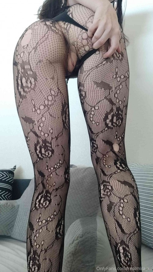 realmira xo 2019 08 12 9571423 I love how my booty looks in tights