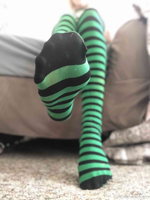 kandiikitten 02 07 2020 74931071 green stockings feet socks nylon