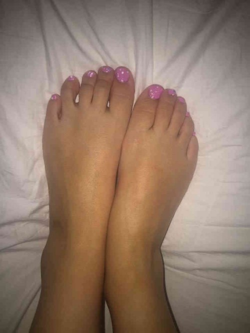 kennedymeow 03 10 2017 1024798 Who likes feet I have the cutest ones