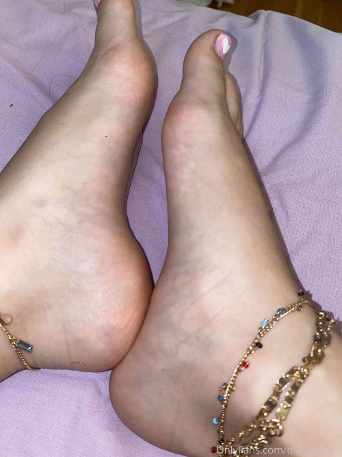 dianacane1 11 08 2020 96651893 New video showing my anklets in an unboxing in which I