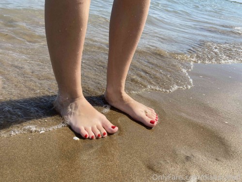 dianacane1 30 08 2020 108712877 My feet in the sand would you like to massage my feet