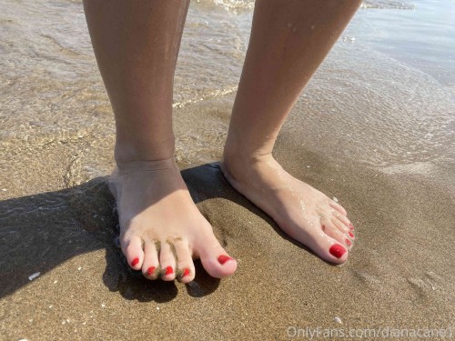 dianacane1 30 08 2020 108712885 My feet in the sand would you like to massage my feet