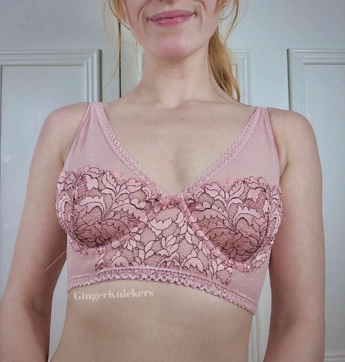 gingerknickers 14 09 2020 118418835 Pink lace and nips