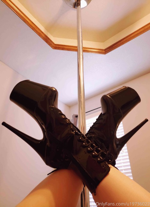 submrs brat 07 03 2020 24748341 I love these heels so much