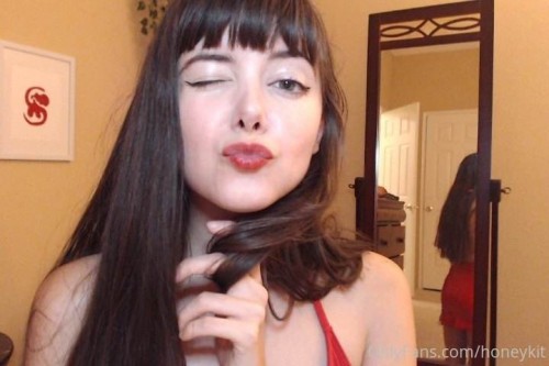jen moon 08 09 2020 114542720 Spicy red cam look from the other night join me tonight