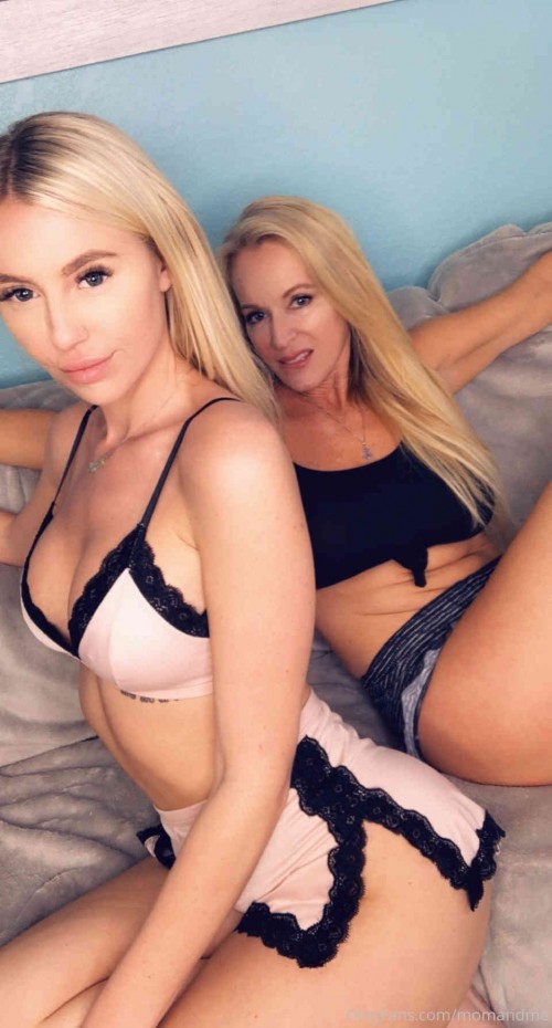 Mom and Me OnlyFans 2021 03 02 09.50.14
