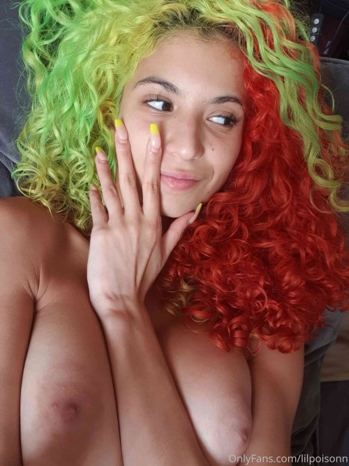 lilpoisonn 04 08 2020 644828875 Who likes my new hair Who wants to see more boobs toda
