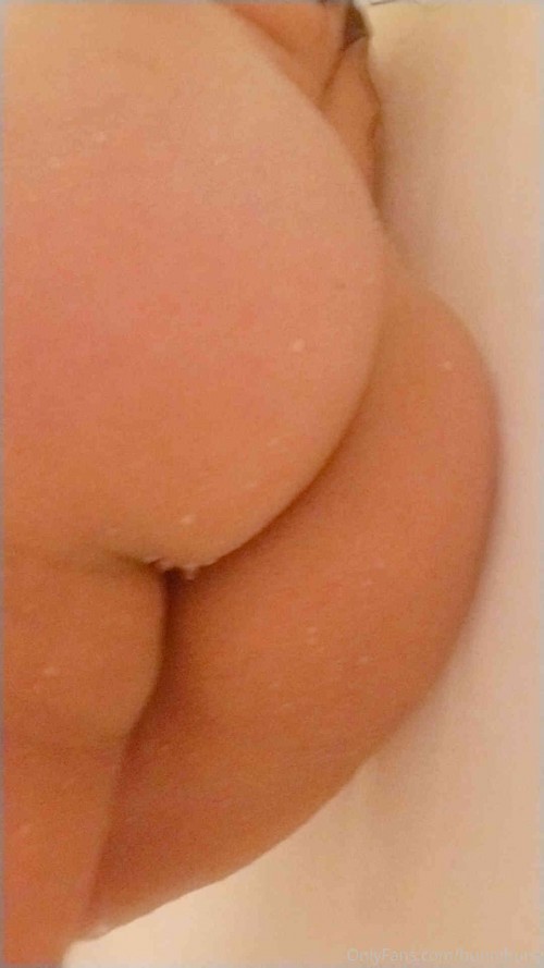 bunnibuns 05 02 2021 2024787815 Shower booty close up