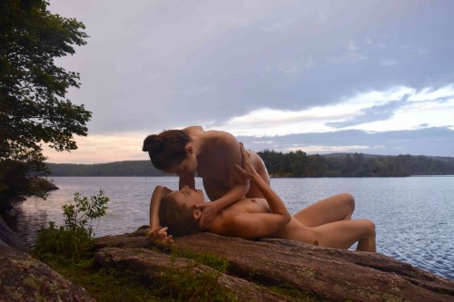 ernaburn 08 09 2020 114433887 A lil makeout sesh as nature intended